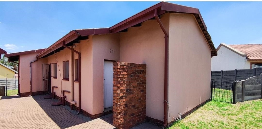 3 Bedroom Property for Sale in Birch Acres Gauteng