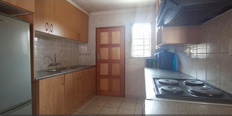 2 Bedroom Property for Sale in Clayville Gauteng