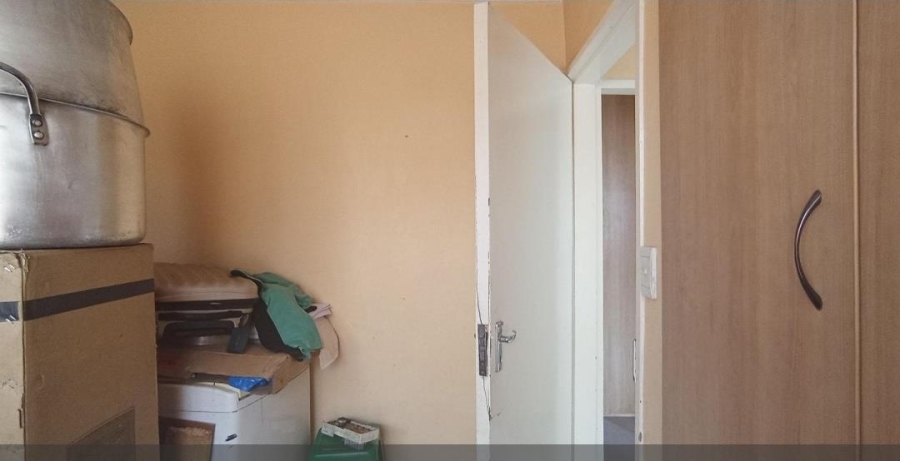 2 Bedroom Property for Sale in Clayville Gauteng