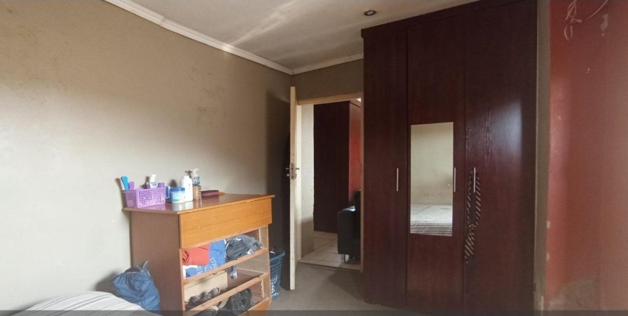 2 Bedroom Property for Sale in Clayville Gauteng