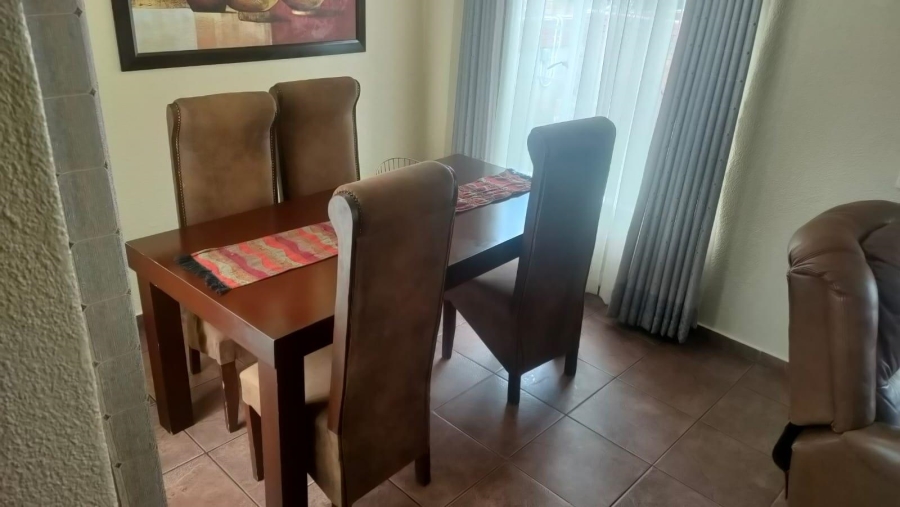 3 Bedroom Property for Sale in Wilgeheuwel Gauteng