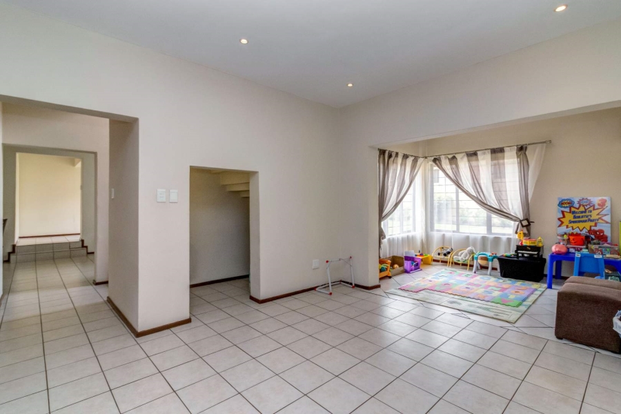 To Let 3 Bedroom Property for Rent in Fourways Gauteng
