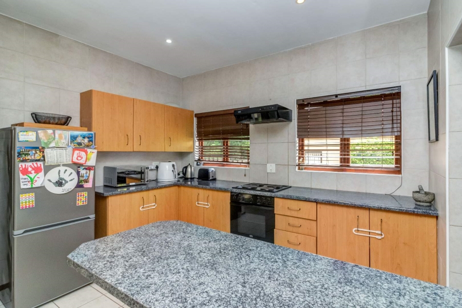 To Let 3 Bedroom Property for Rent in Fourways Gauteng