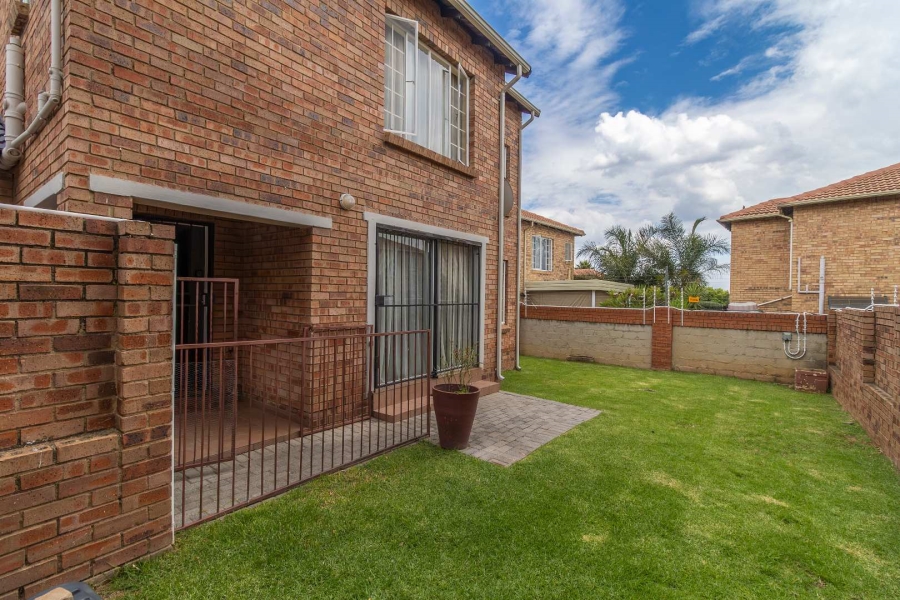 3 Bedroom Property for Sale in Wilgeheuwel Gauteng