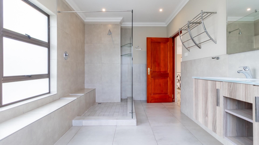 5 Bedroom Property for Sale in Kyalami Gauteng