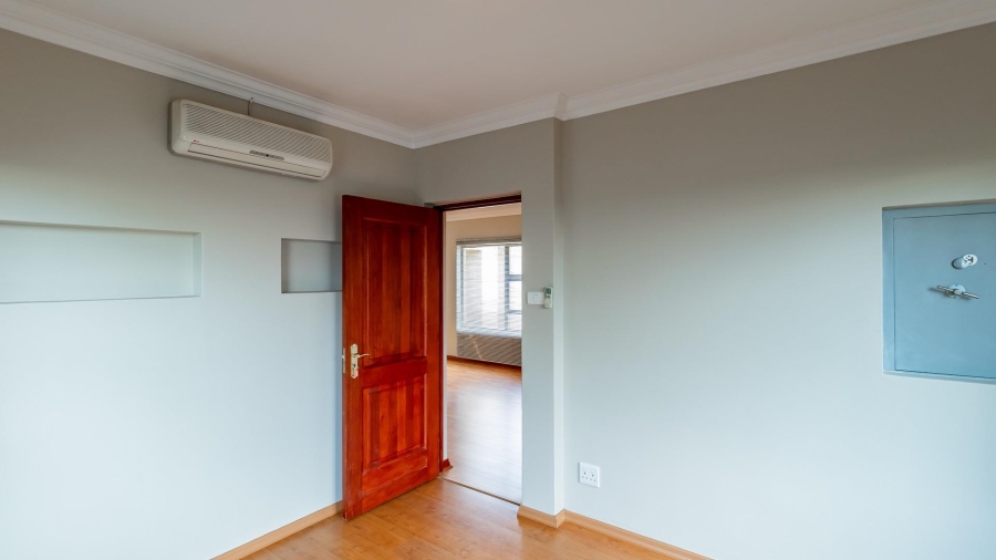 5 Bedroom Property for Sale in Kyalami Gauteng