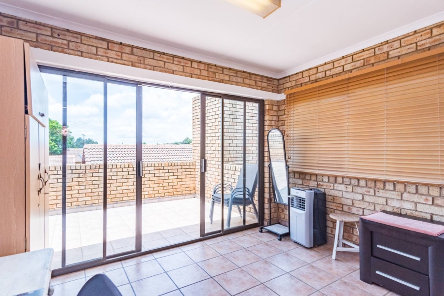 4 Bedroom Property for Sale in Ruimsig Gauteng