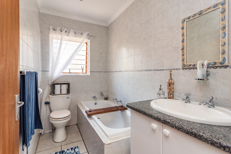 4 Bedroom Property for Sale in Ruimsig Gauteng