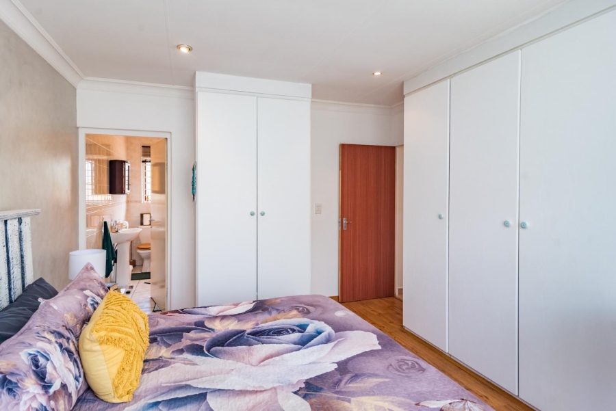 4 Bedroom Property for Sale in Ruimsig Gauteng