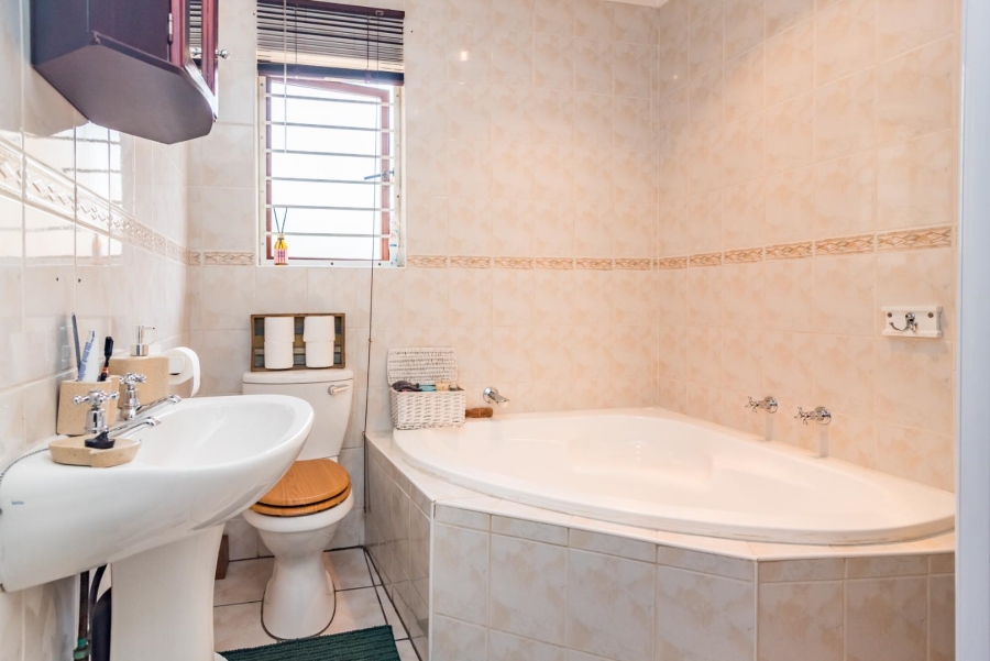 4 Bedroom Property for Sale in Ruimsig Gauteng