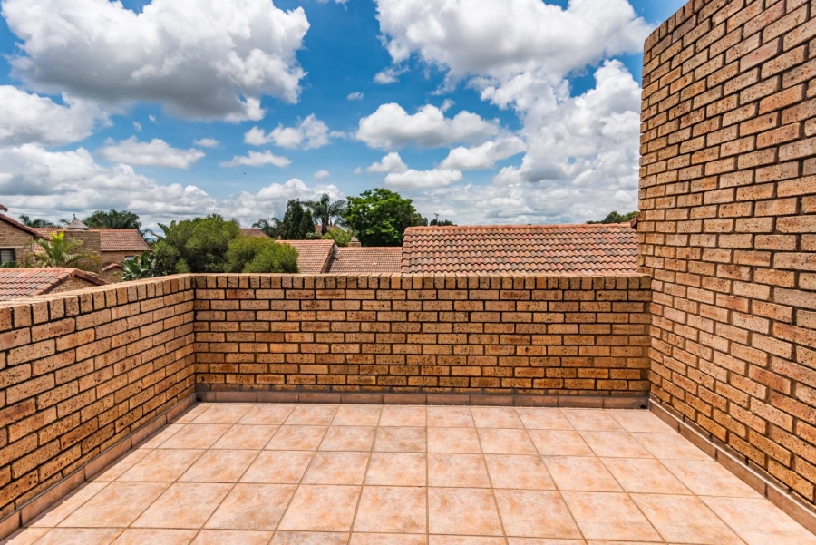 4 Bedroom Property for Sale in Ruimsig Gauteng