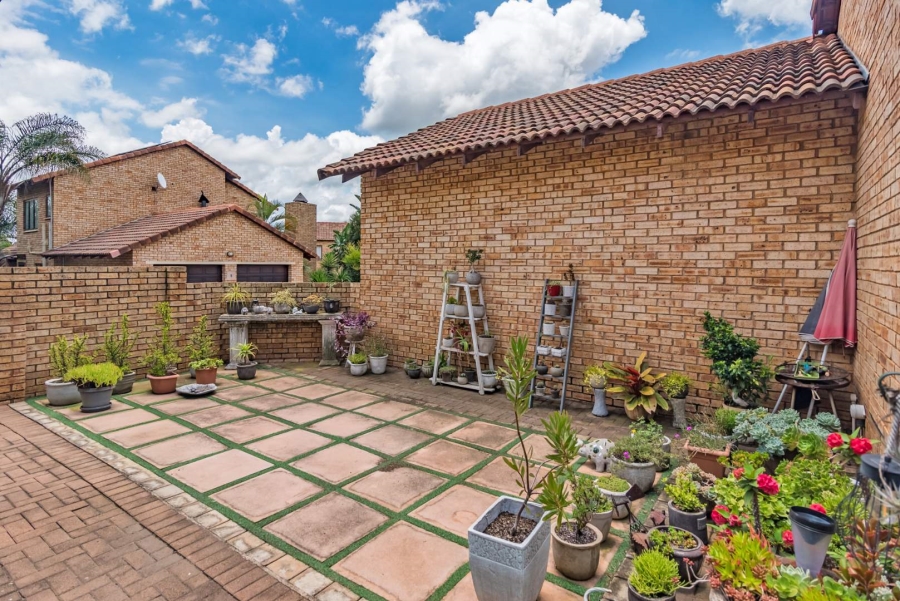 4 Bedroom Property for Sale in Ruimsig Gauteng