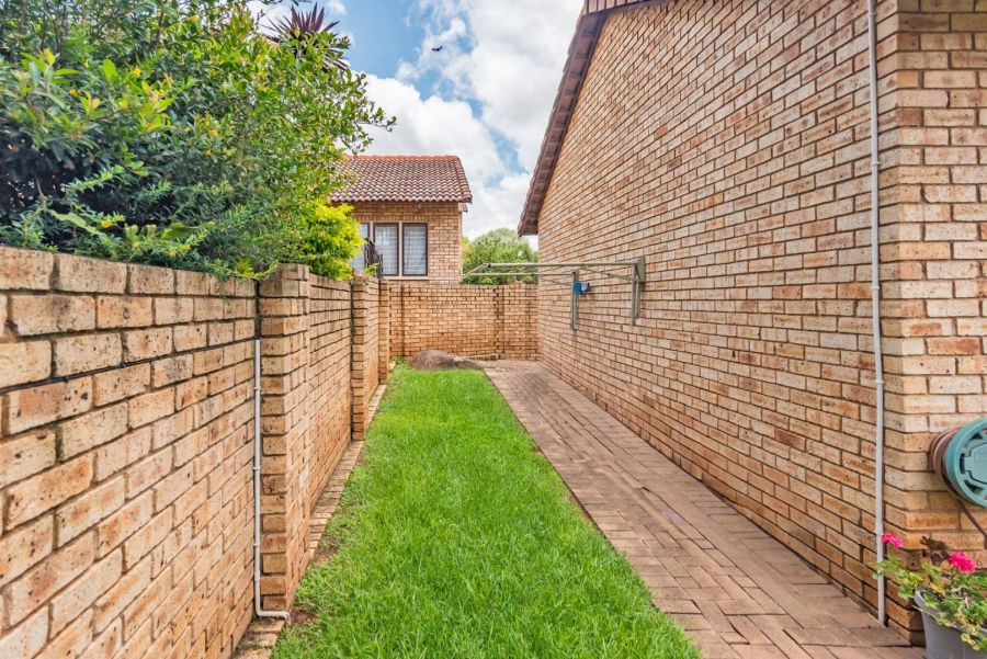 4 Bedroom Property for Sale in Ruimsig Gauteng