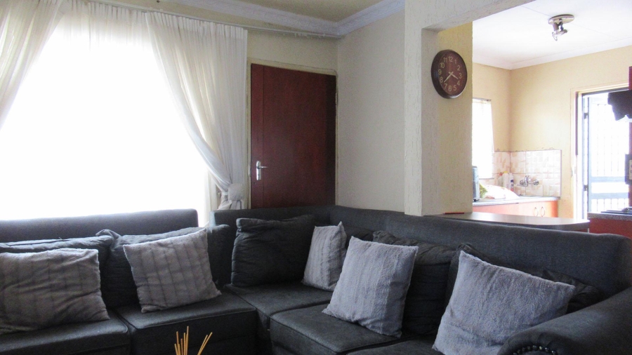2 Bedroom Property for Sale in Mondeor Gauteng