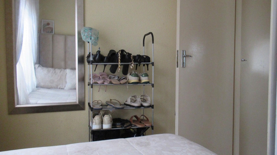 2 Bedroom Property for Sale in Mondeor Gauteng