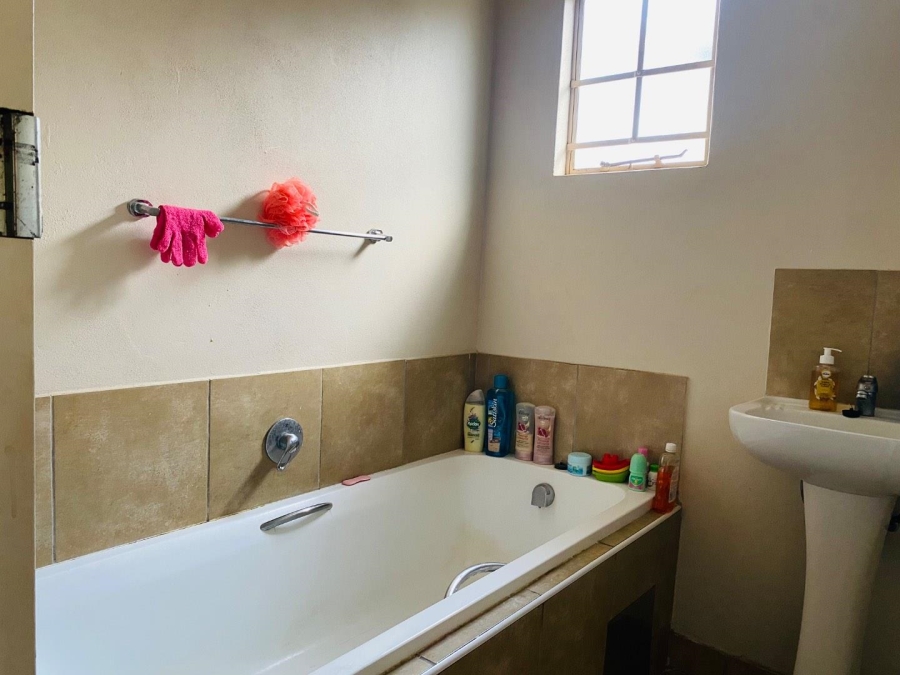 To Let 3 Bedroom Property for Rent in Sky City Gauteng