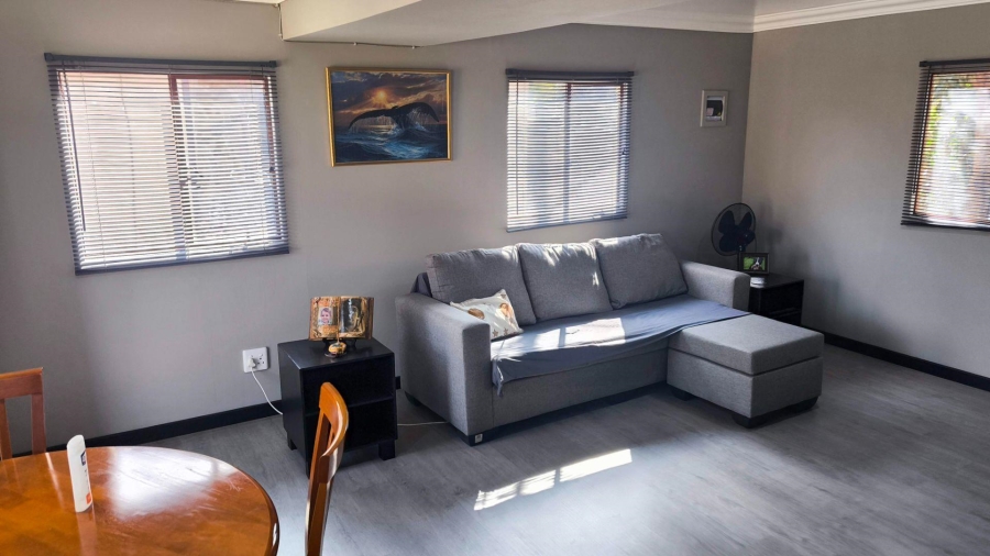 To Let 4 Bedroom Property for Rent in Brackenhurst Gauteng