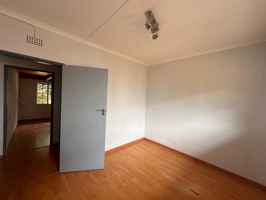 To Let 4 Bedroom Property for Rent in Northcliff Gauteng