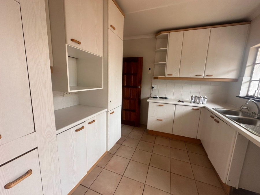 To Let 4 Bedroom Property for Rent in Northcliff Gauteng