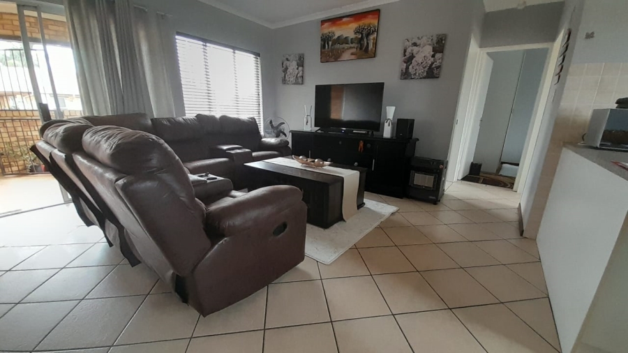 2 Bedroom Property for Sale in Glen Marais Gauteng