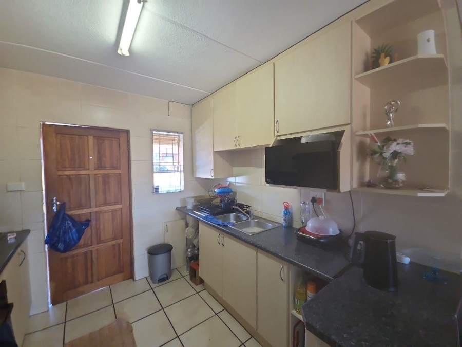 To Let 2 Bedroom Property for Rent in Florida Gauteng