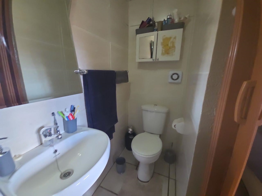 To Let 2 Bedroom Property for Rent in Florida Gauteng