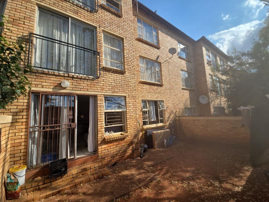 To Let 2 Bedroom Property for Rent in Florida Gauteng