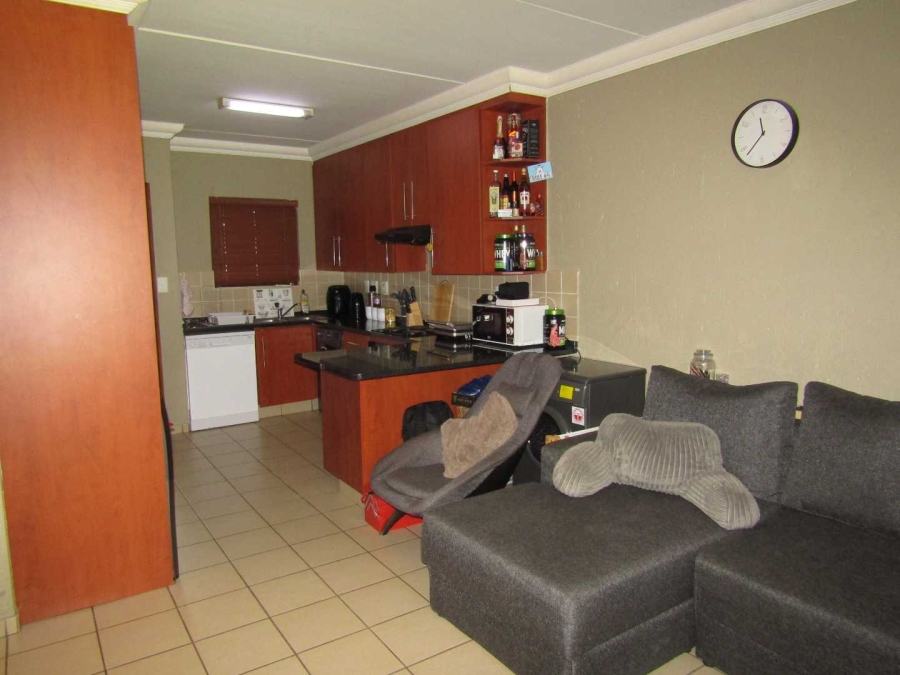 To Let 2 Bedroom Property for Rent in Ravenswood Gauteng