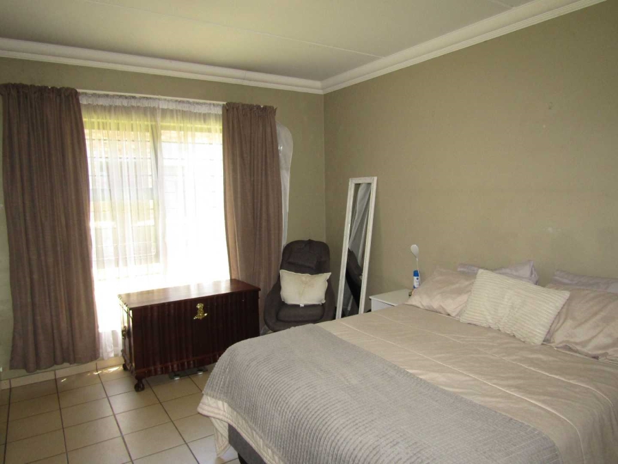 To Let 2 Bedroom Property for Rent in Ravenswood Gauteng