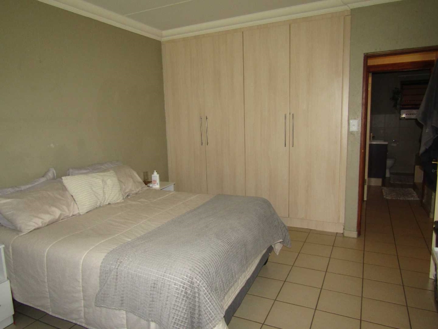 To Let 2 Bedroom Property for Rent in Ravenswood Gauteng