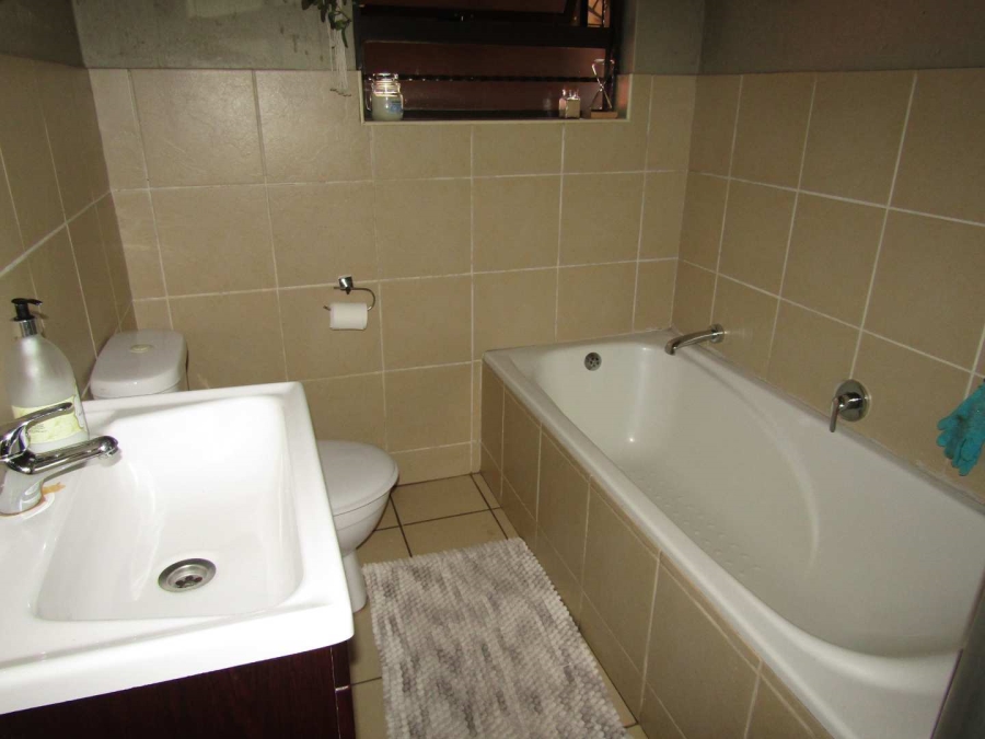 To Let 2 Bedroom Property for Rent in Ravenswood Gauteng