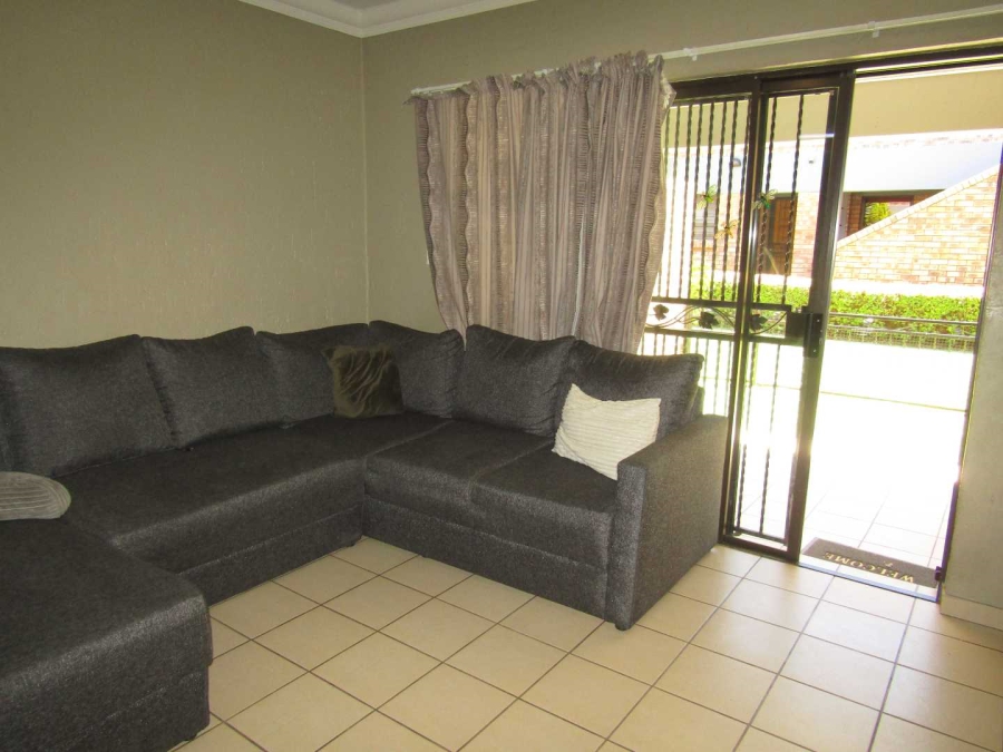 To Let 2 Bedroom Property for Rent in Ravenswood Gauteng