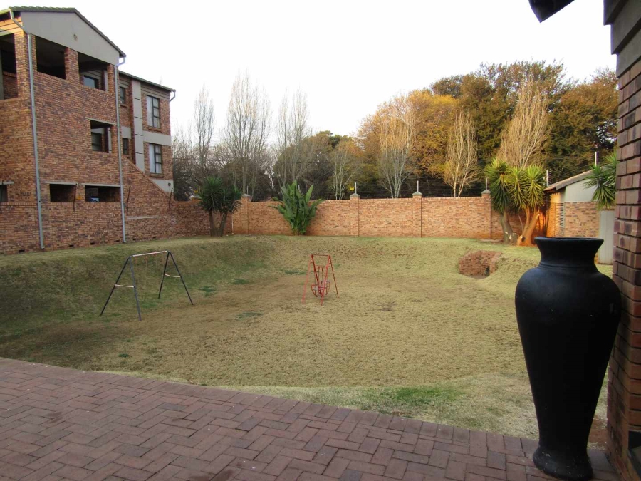 To Let 2 Bedroom Property for Rent in Ravenswood Gauteng