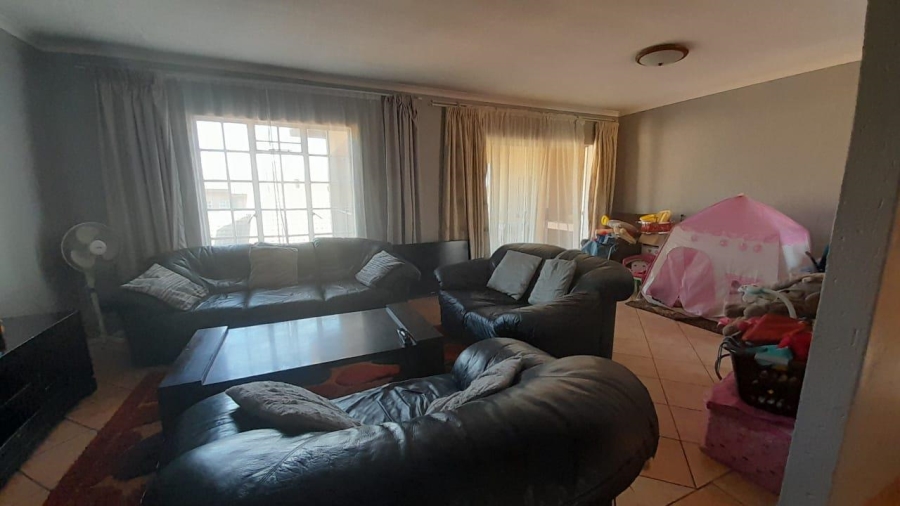 3 Bedroom Property for Sale in Glen Marais Gauteng