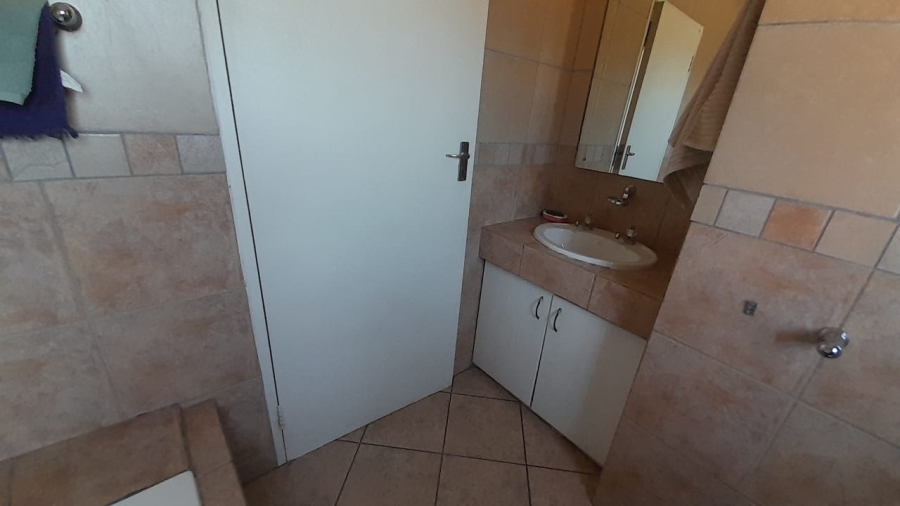 3 Bedroom Property for Sale in Glen Marais Gauteng