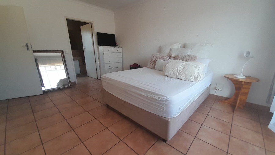 3 Bedroom Property for Sale in Glen Marais Gauteng