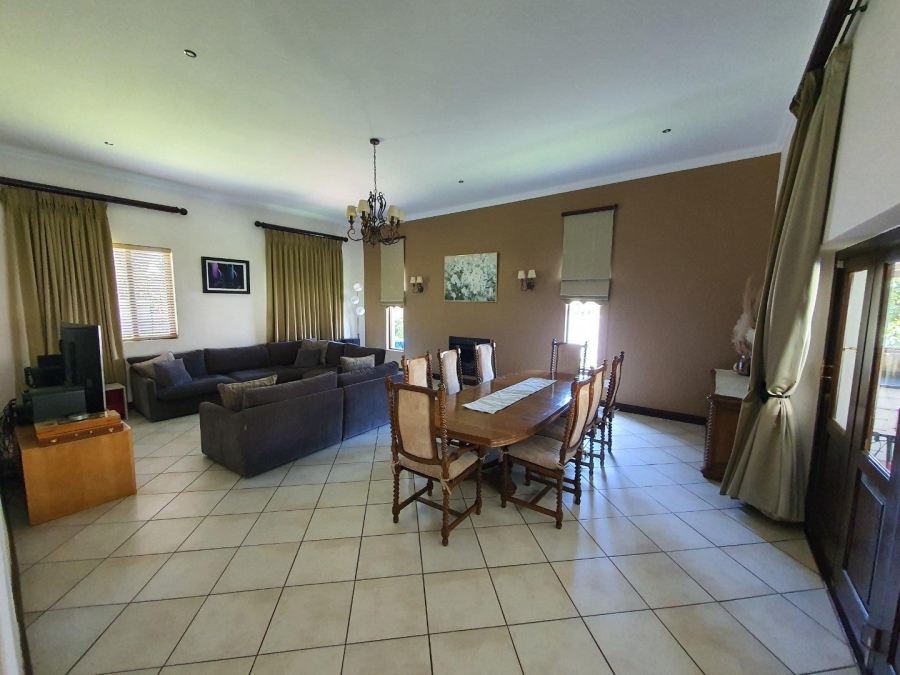 4 Bedroom Property for Sale in Featherbrooke Estate Gauteng