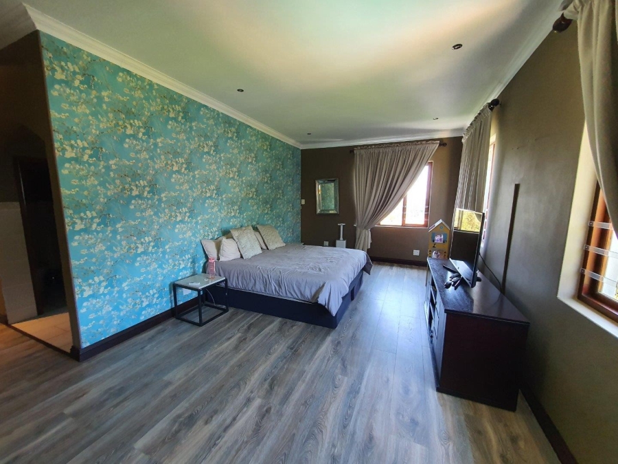 4 Bedroom Property for Sale in Featherbrooke Estate Gauteng