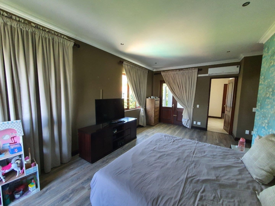 4 Bedroom Property for Sale in Featherbrooke Estate Gauteng