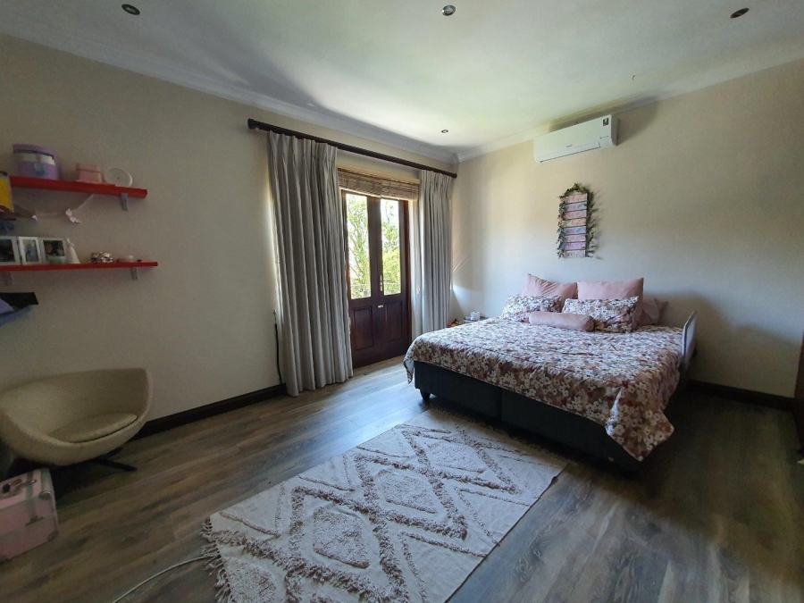 4 Bedroom Property for Sale in Featherbrooke Estate Gauteng