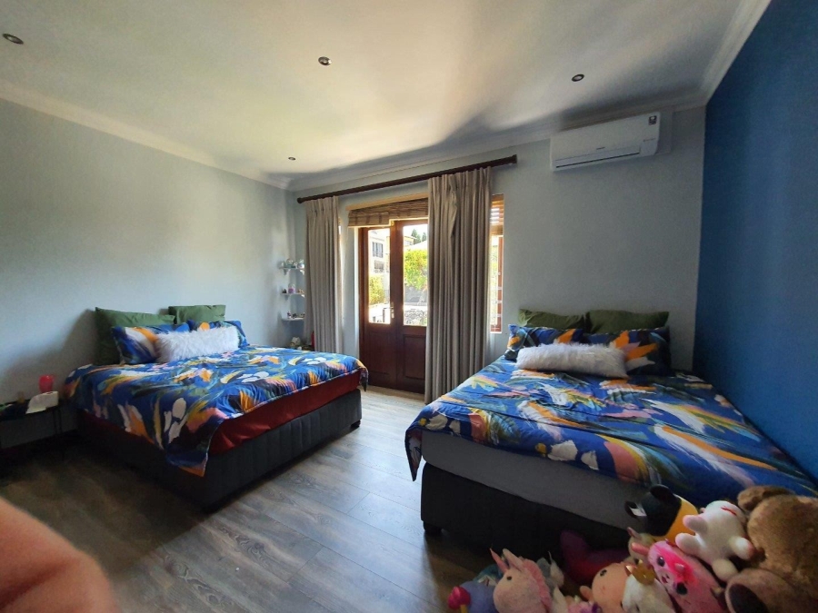 4 Bedroom Property for Sale in Featherbrooke Estate Gauteng
