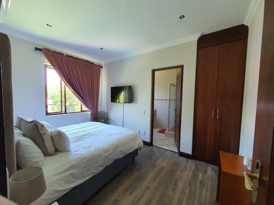 4 Bedroom Property for Sale in Featherbrooke Estate Gauteng