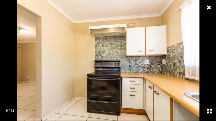 2 Bedroom Property for Sale in La Montagne Gauteng
