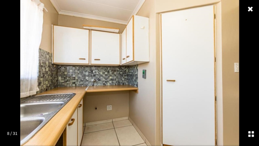 2 Bedroom Property for Sale in La Montagne Gauteng