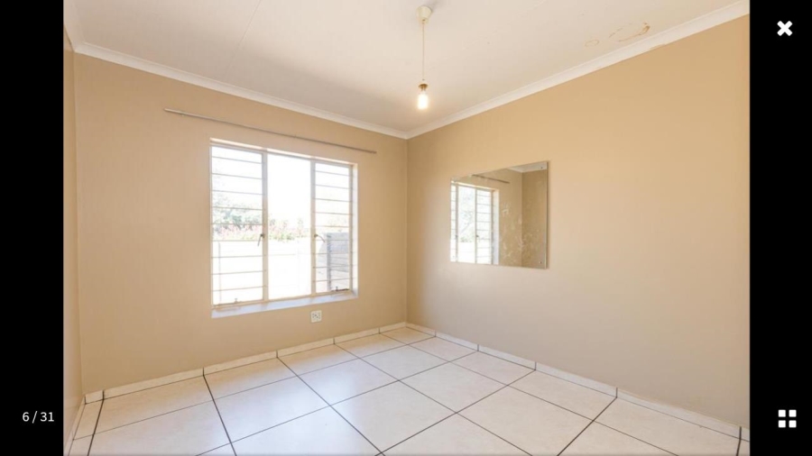 2 Bedroom Property for Sale in La Montagne Gauteng