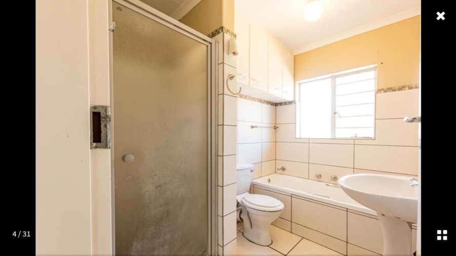 2 Bedroom Property for Sale in La Montagne Gauteng