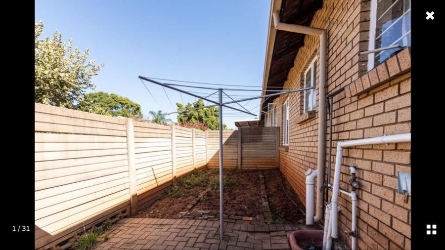 2 Bedroom Property for Sale in La Montagne Gauteng