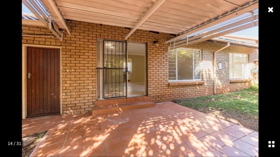 2 Bedroom Property for Sale in La Montagne Gauteng