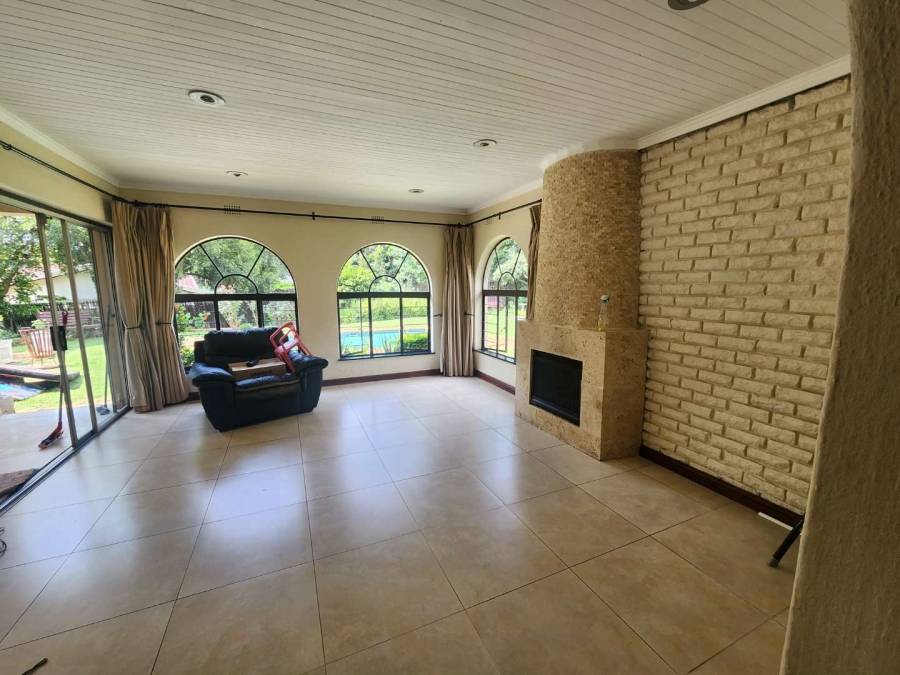 To Let 4 Bedroom Property for Rent in Beverley Gardens Gauteng