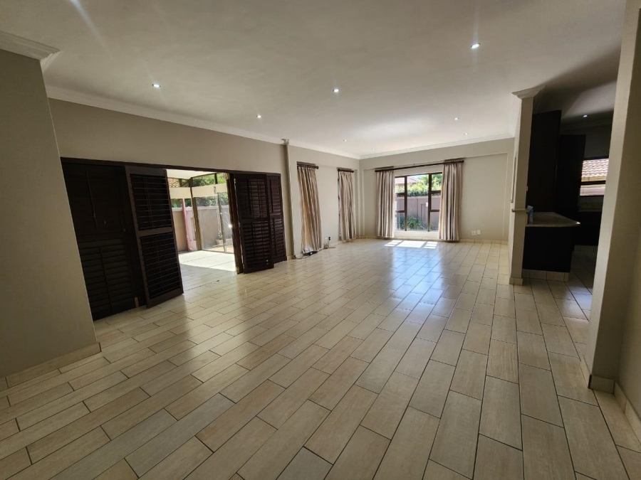To Let 4 Bedroom Property for Rent in Beverley Gardens Gauteng